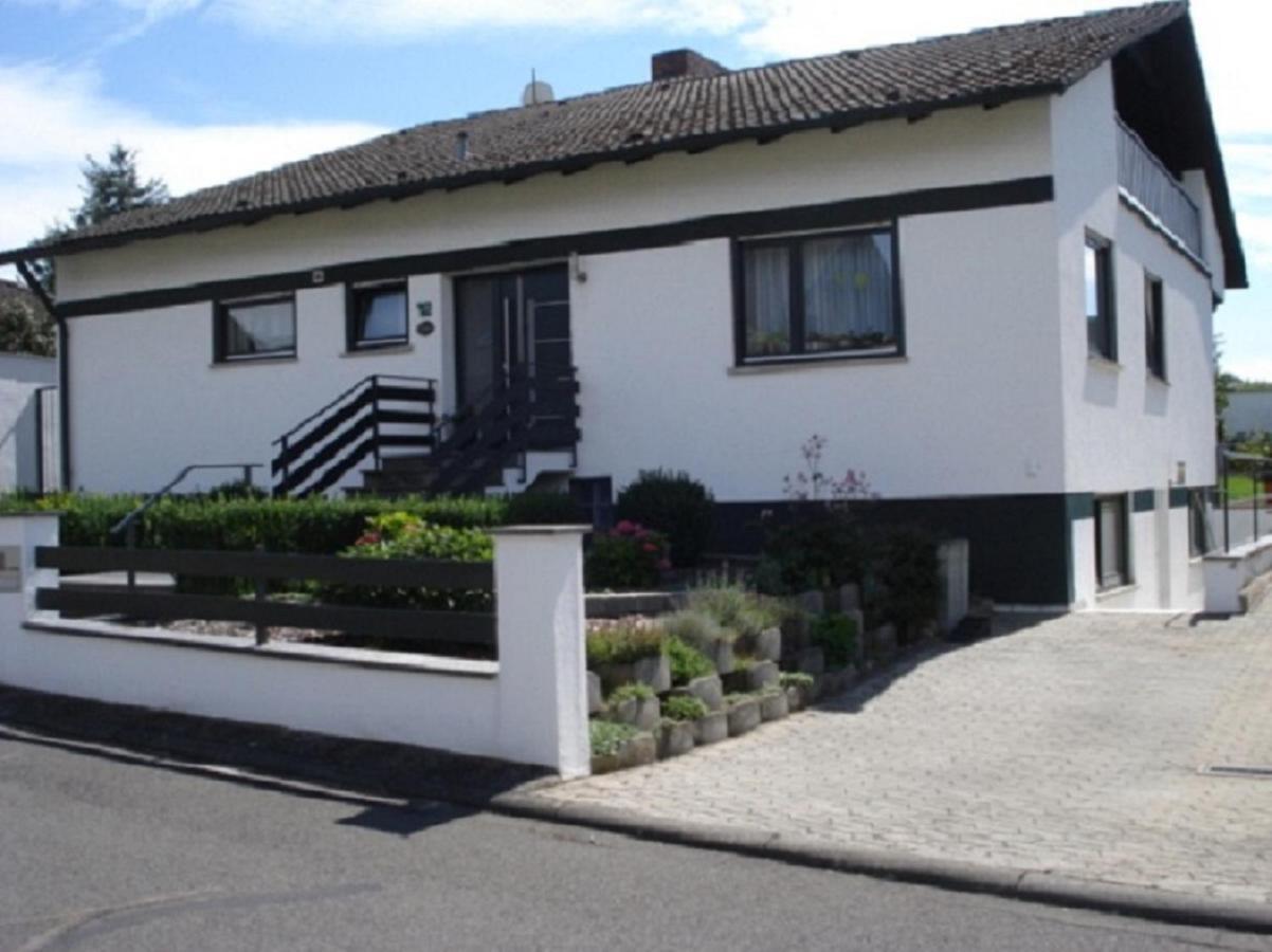 Ferienwohnung Troeppner Kolitzheim Екстериор снимка